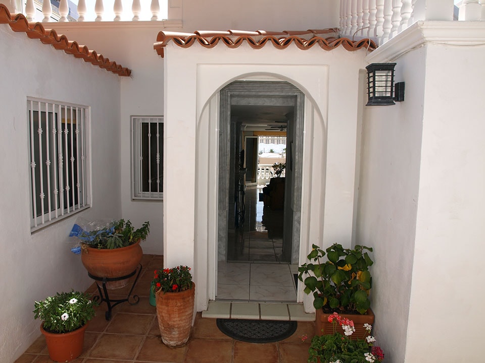 001_P5200035-min.jpg